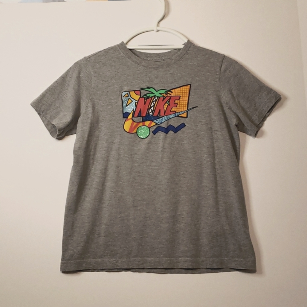 Nike boys large tshirt